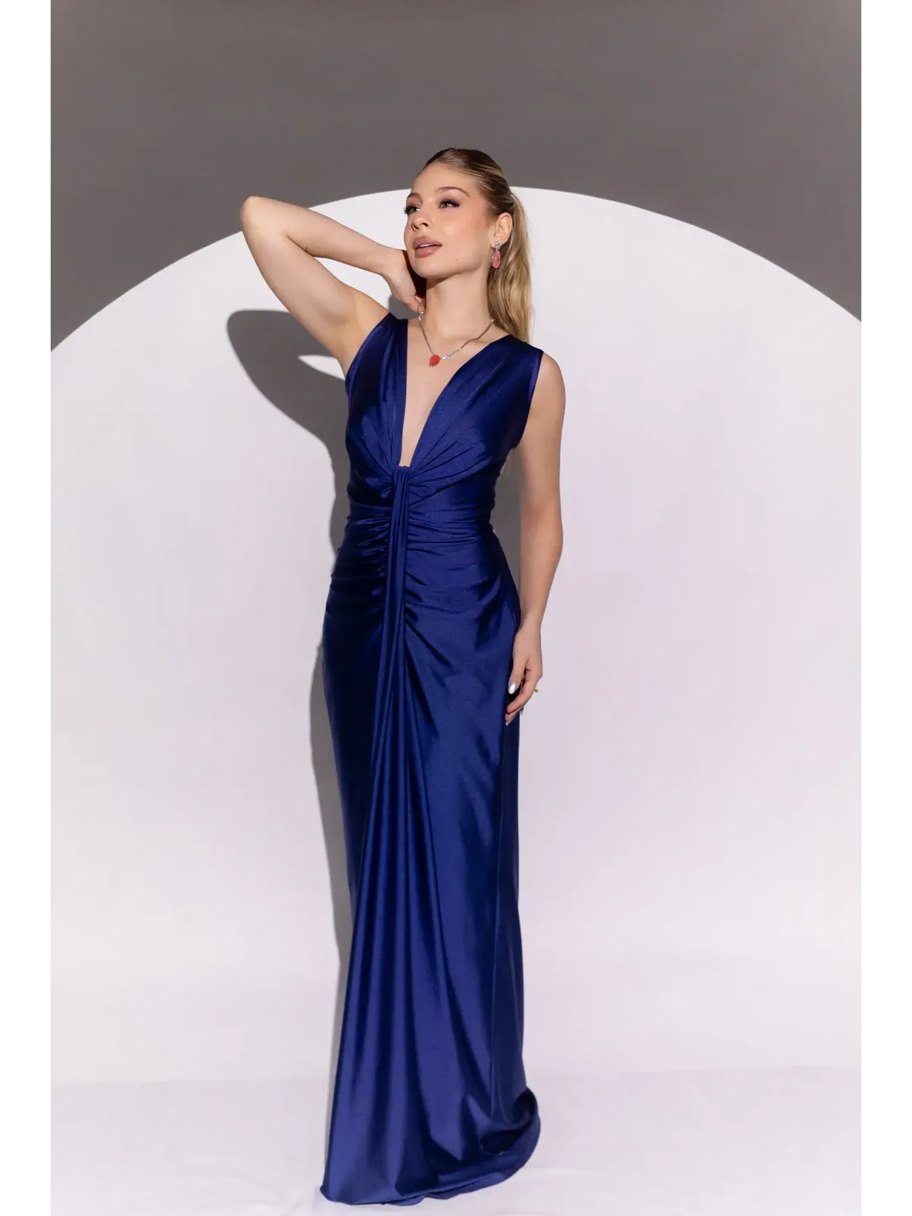 Longo azul alça larga, decote cavado sereia com detalhe drapeado ASD1023.webp