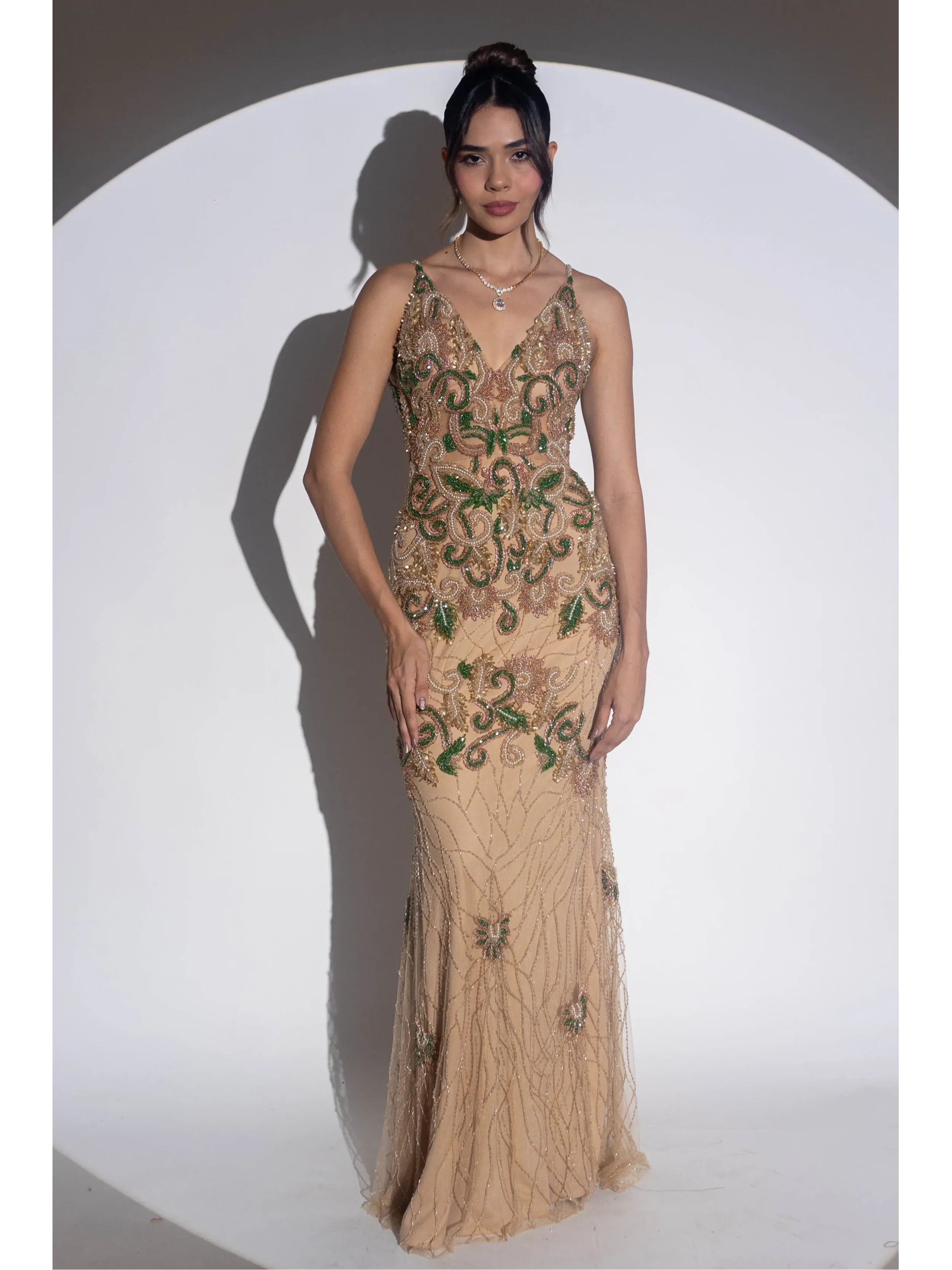 longo dourado com bordado em arabesco cores rosê e verde modelo sereia ASD726.webp