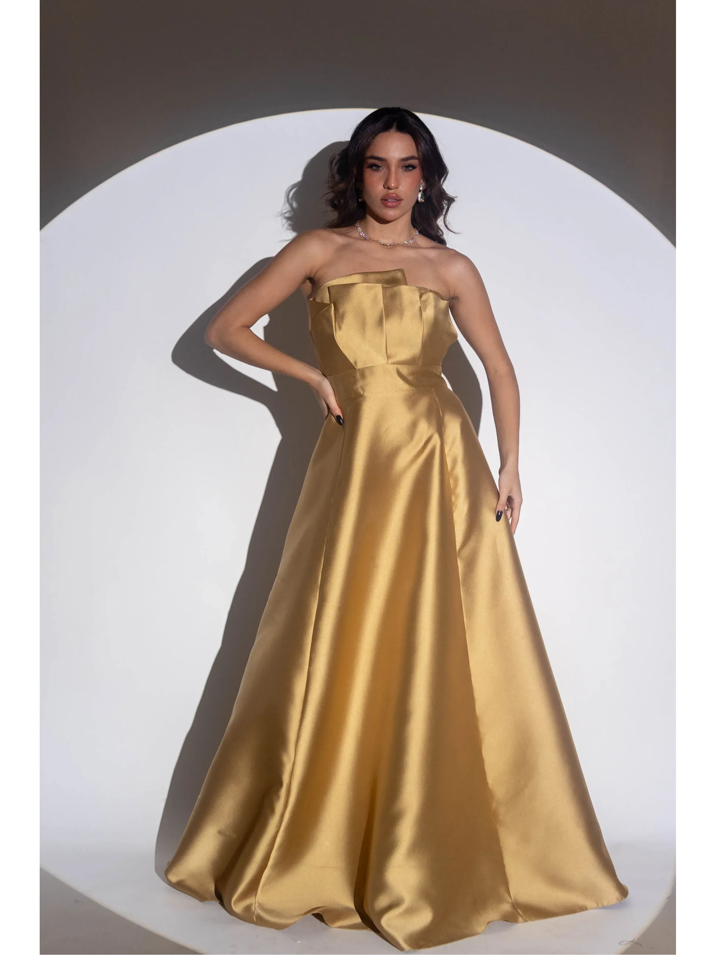 longo dourado modelo tomara que caia em zibeline ASD951.webp