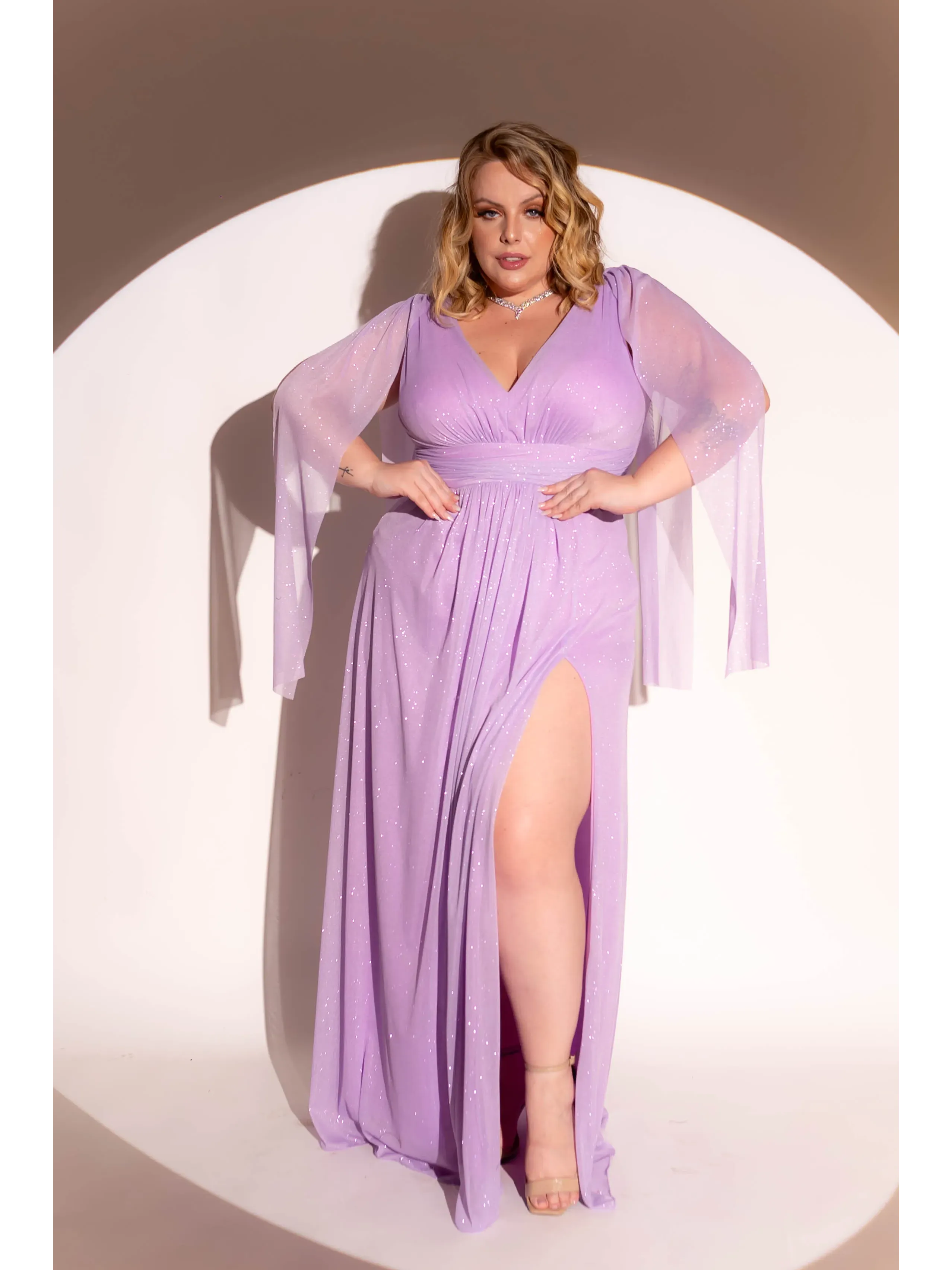 longo lavanda todo em tule de glitter com manga capa e saia com fenda LOREN16.webp