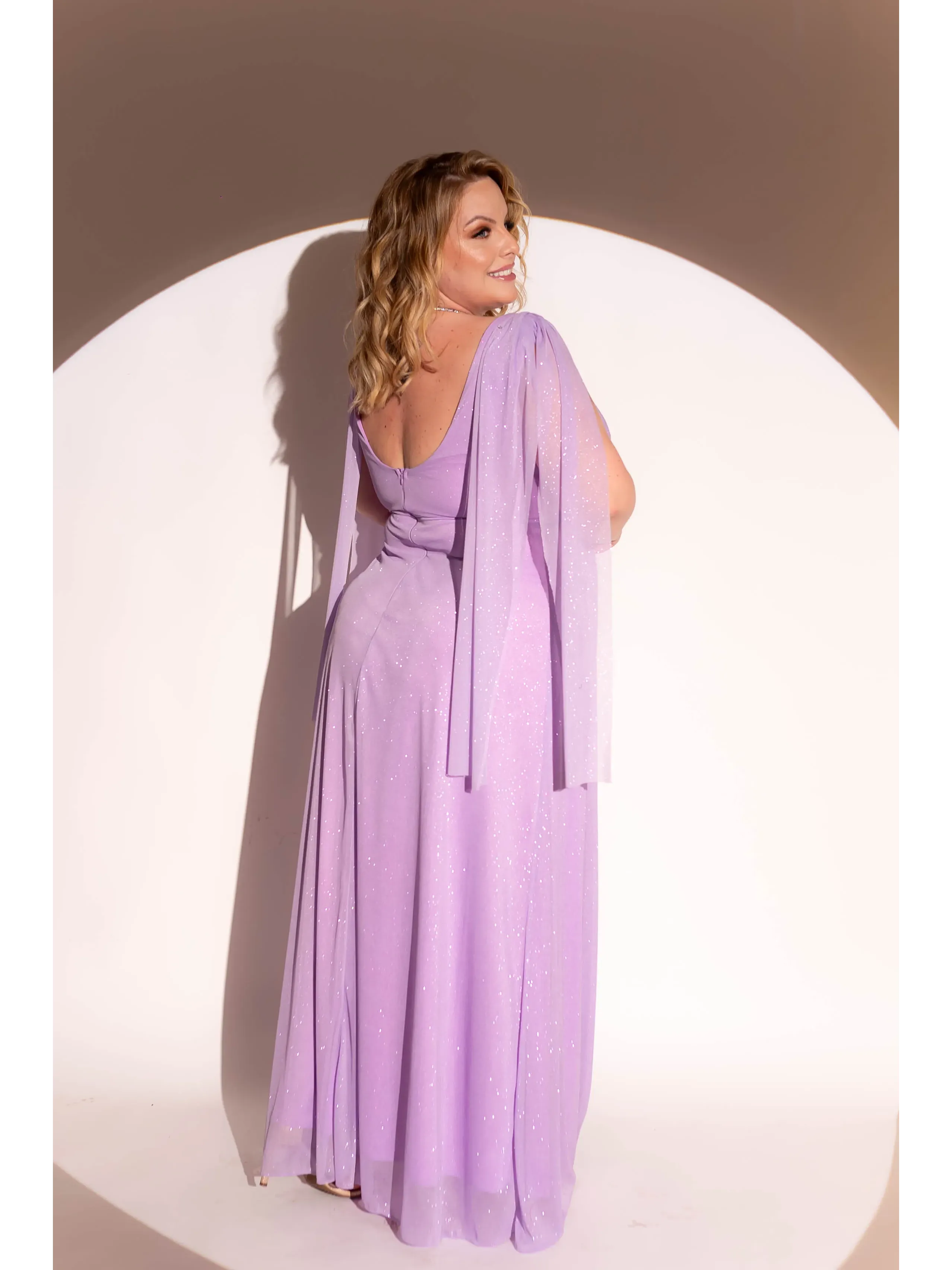 longo lavanda todo em tule de glitter com manga capa e saia com fenda LOREN16.2.webp