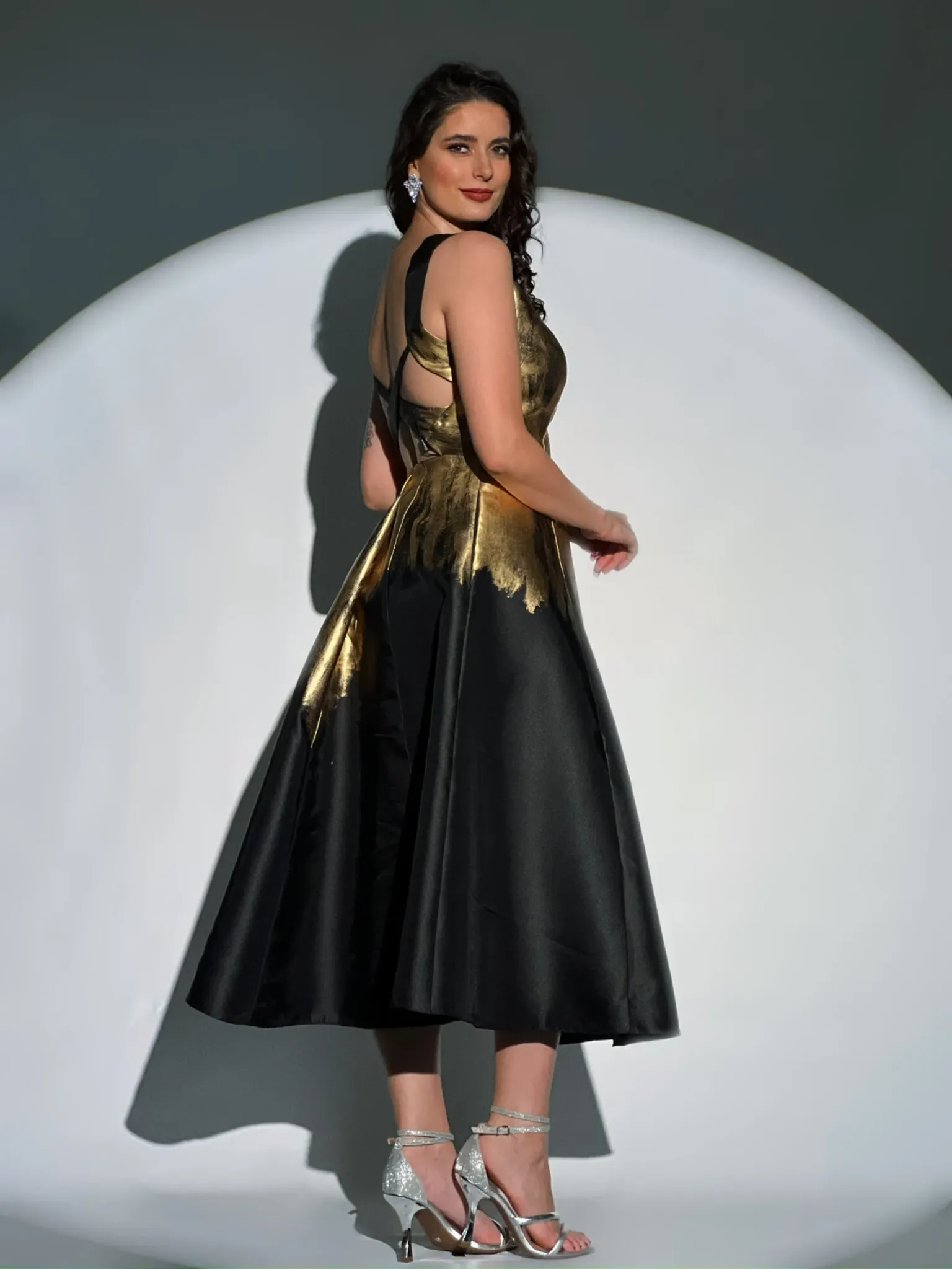 midi preto e dourado com tecido em zibeline ASD863.1.webp
