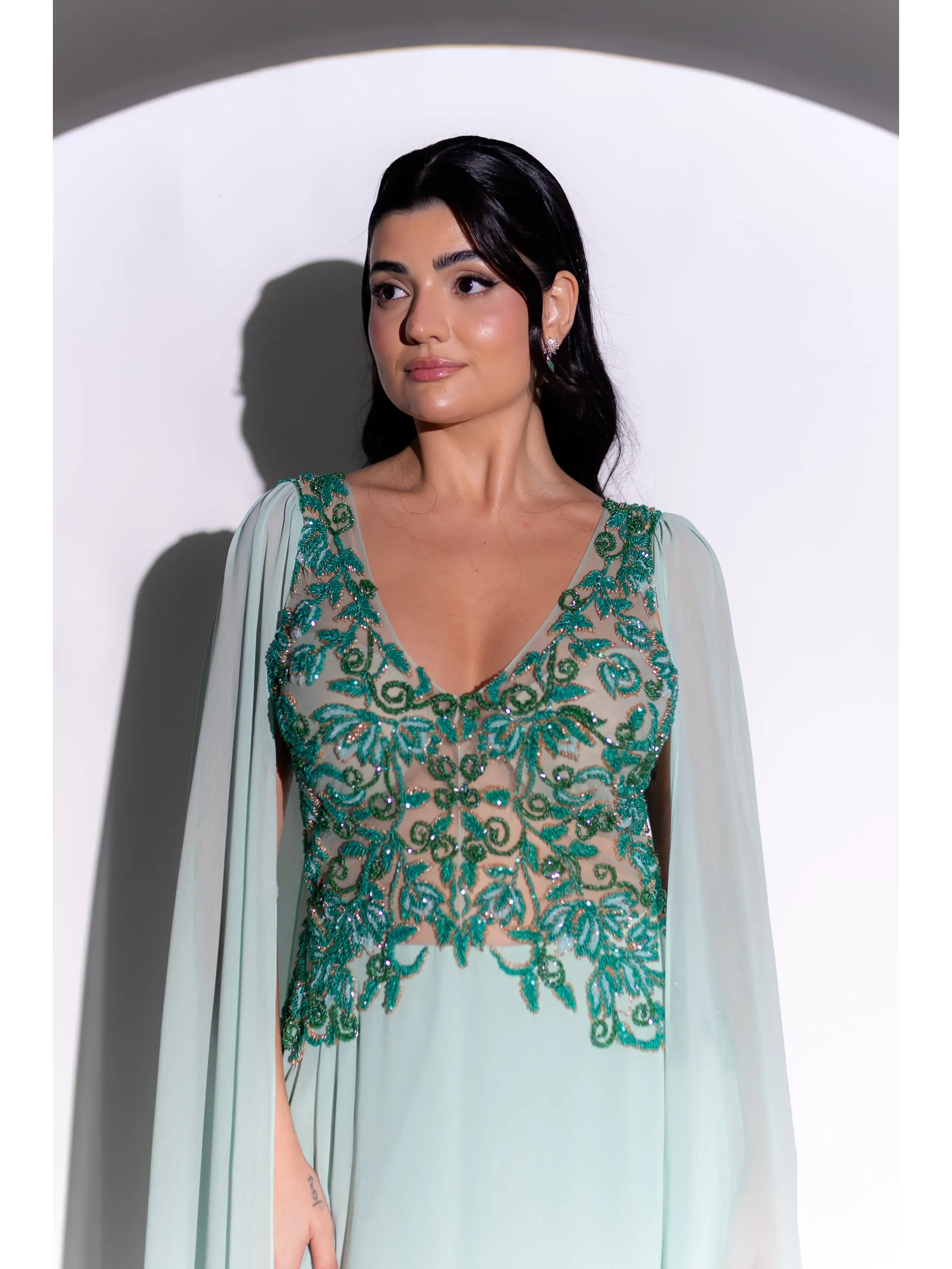 longo verde tiffany manga capa busto bordado em arabesco e decote V ASDSP98.webp